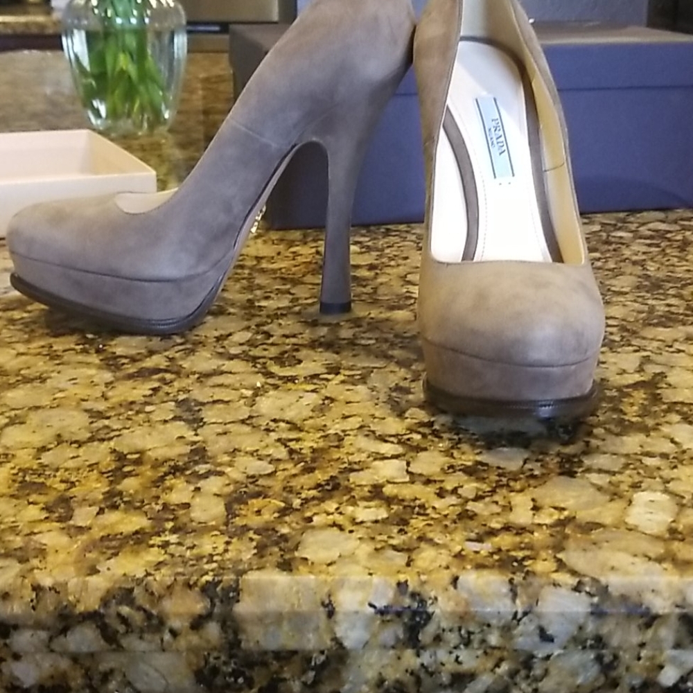 PRADA HEELS - Picture 9 of 10